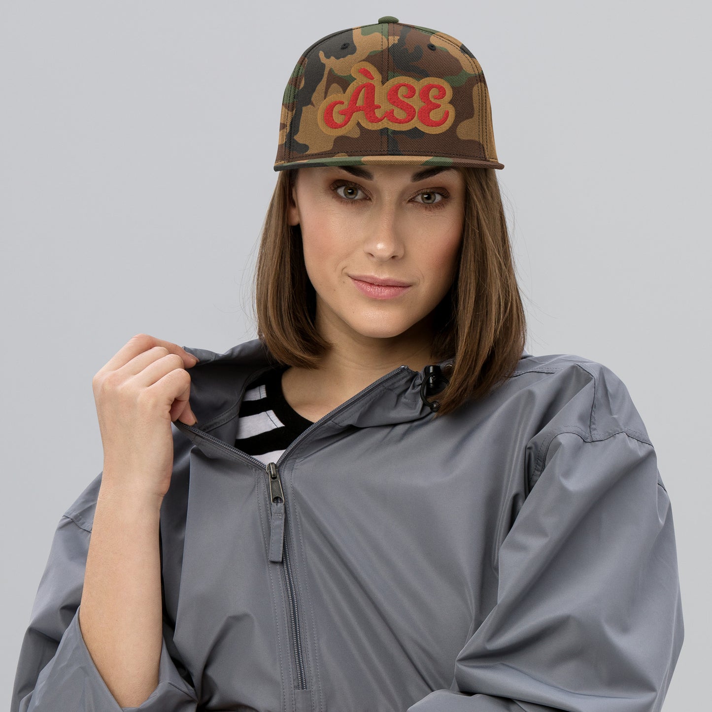 Àse Isese Red Script Snapback hat