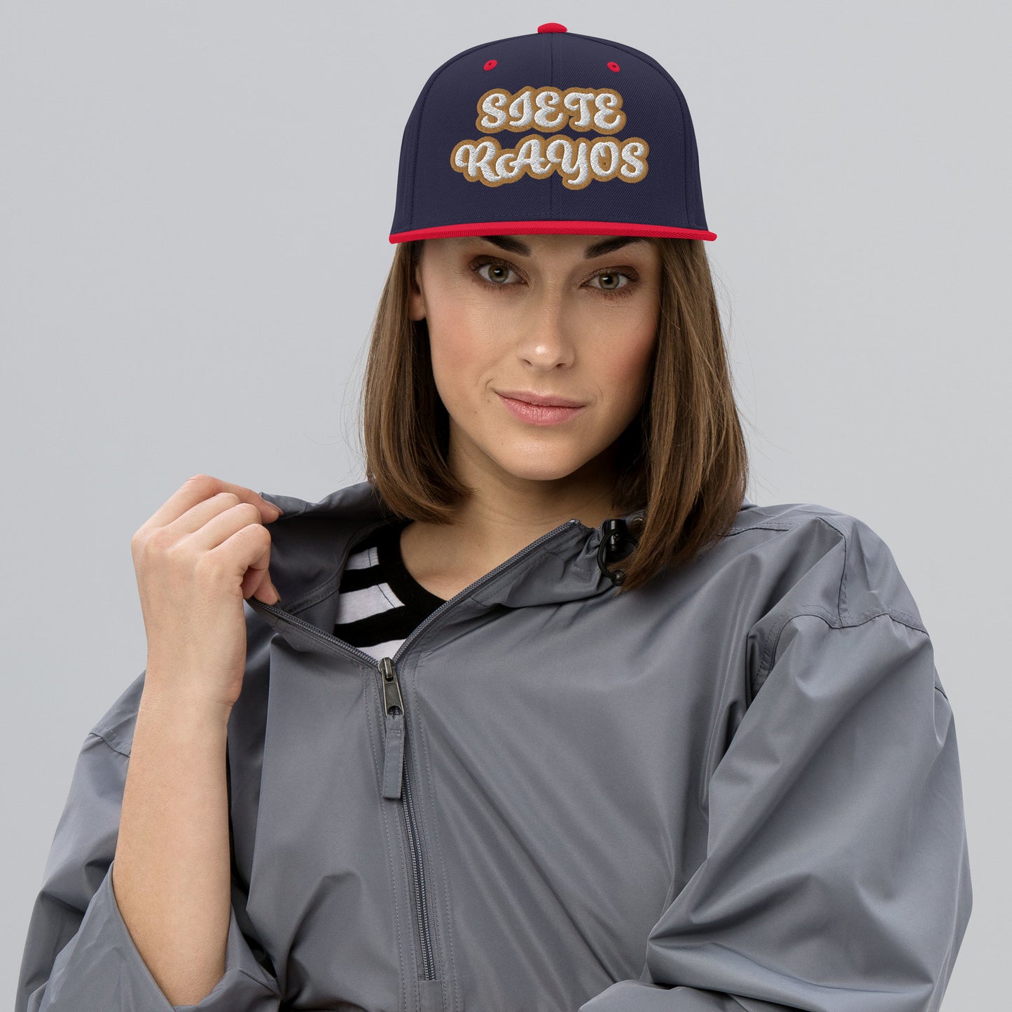 SIETE RAYOS Script Snapback hat