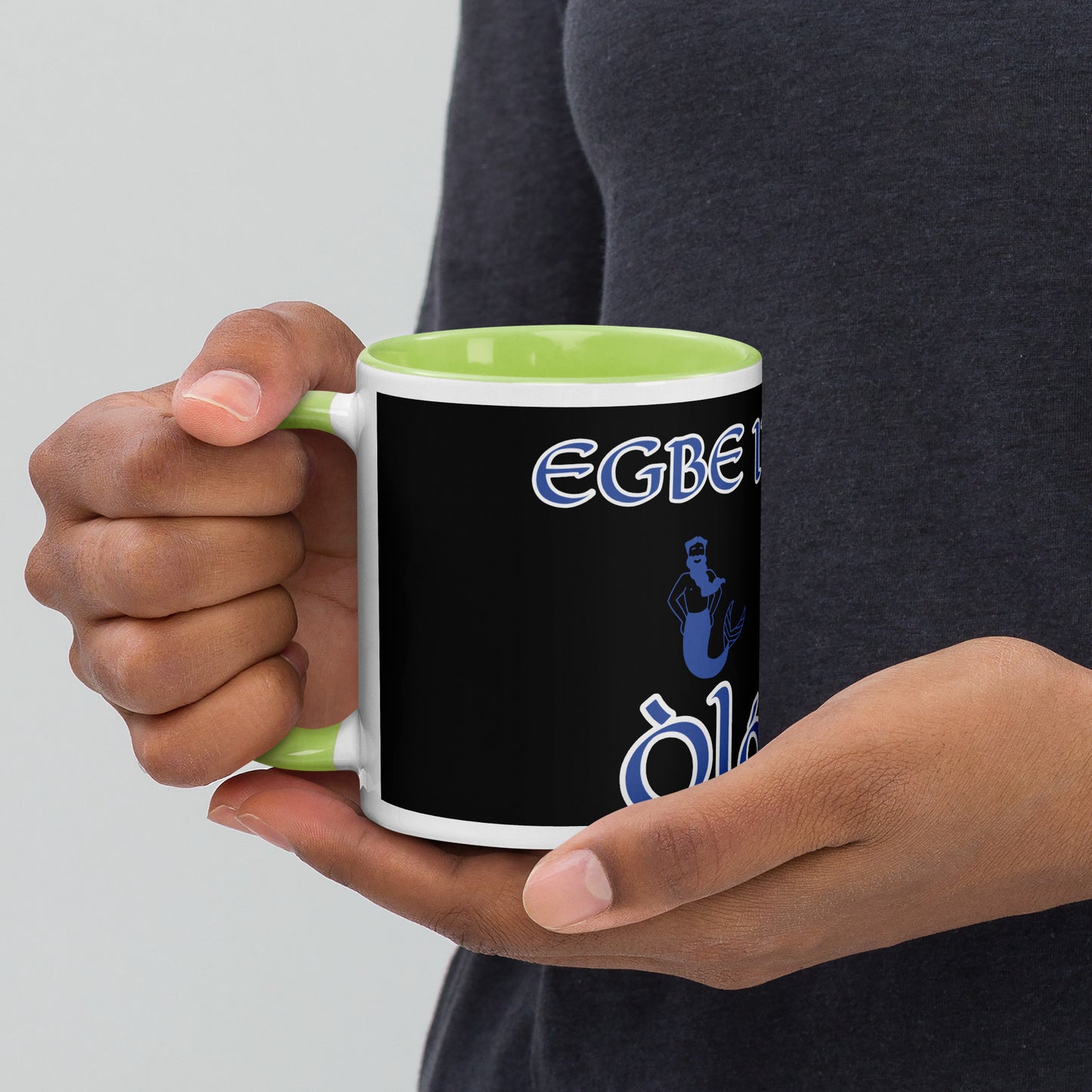 Egbe Òlókùn black mug with Color Inside