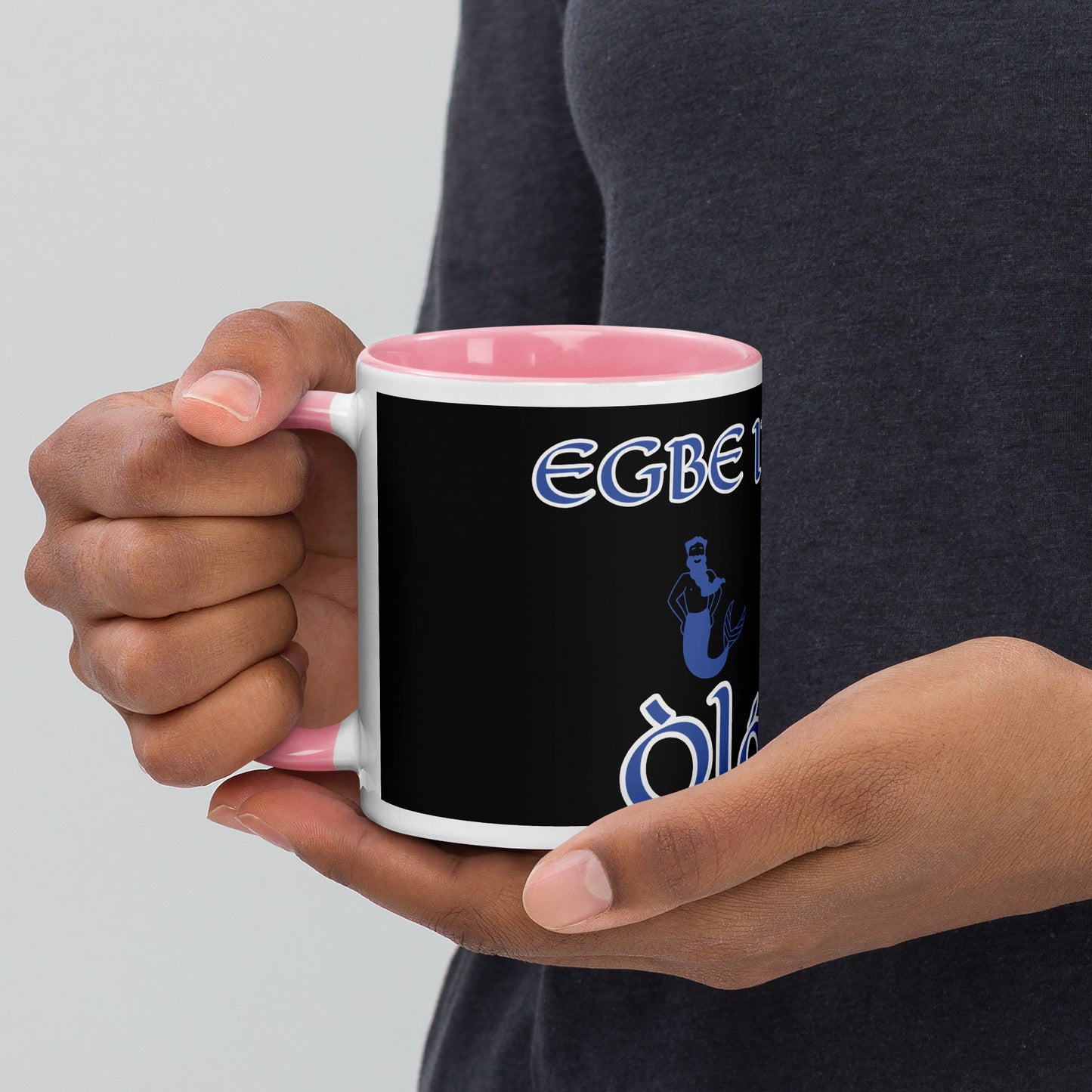 Egbe Òlókùn black mug with Color Inside